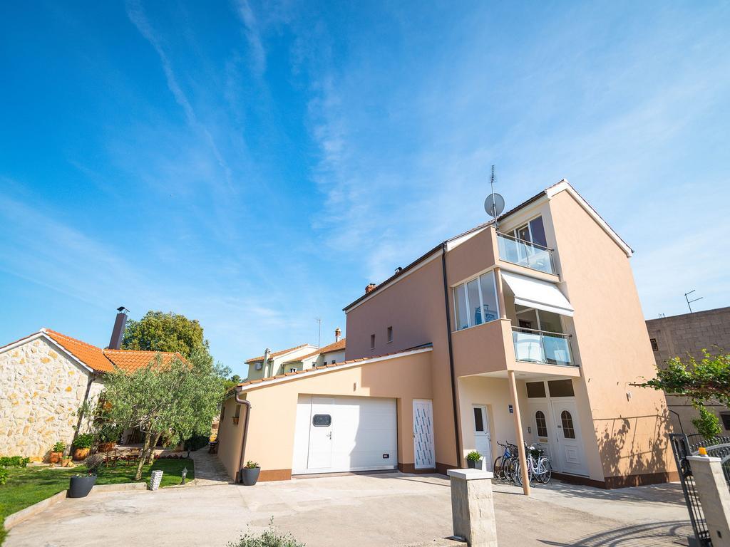 Apartments Sunny Garden Brodarica  Exterior foto